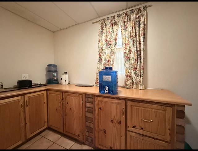 3 BEDROOM FREESTANDING FOR SALE IN SIGNAL HILL